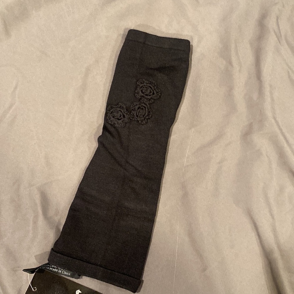 gloves - Picture 3 of 3